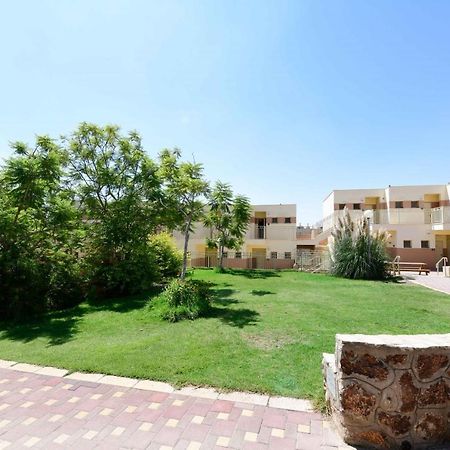 Hi - Arad Hostel Bagian luar foto