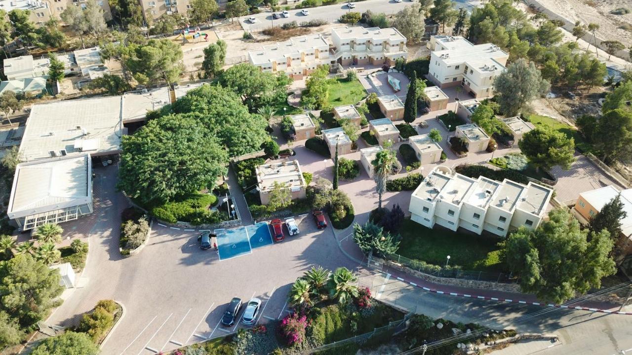Hi - Arad Hostel Bagian luar foto