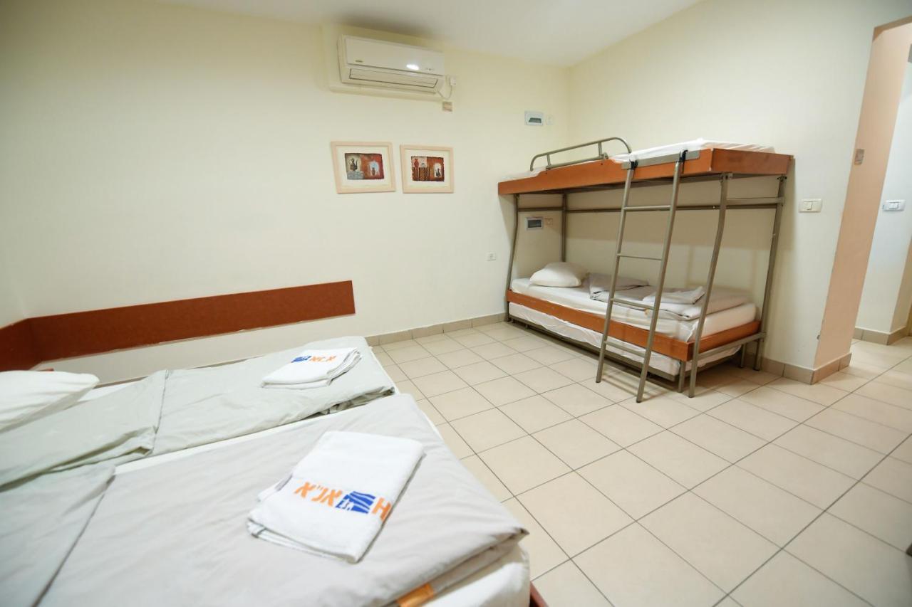 Hi - Arad Hostel Bagian luar foto